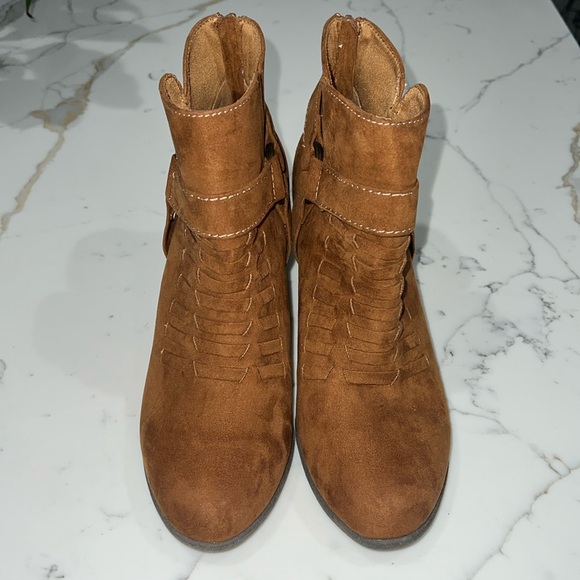 American Eagle Outfitters Shoes - American Eagle Heeled Ankle Boots, Brown, Size 9.5